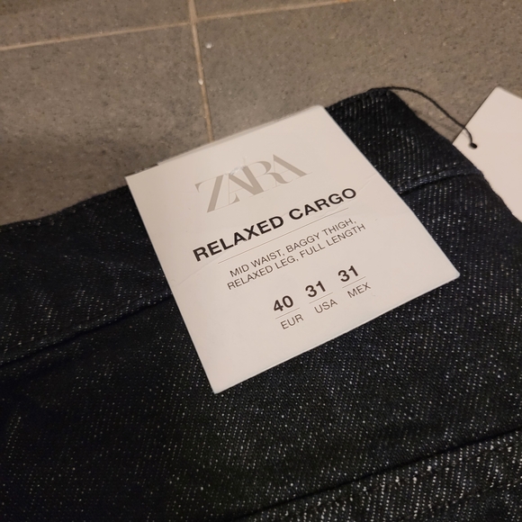 Zara Women's Relaxed Cargo Mid Rise Jeans - Picture 2 of 6